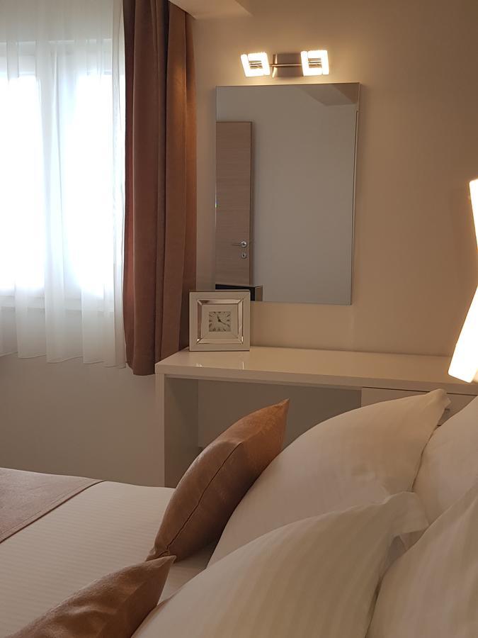 Apartments Petricevic ポドストラナ エクステリア 写真