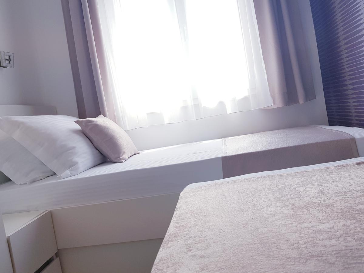 Apartments Petricevic ポドストラナ エクステリア 写真