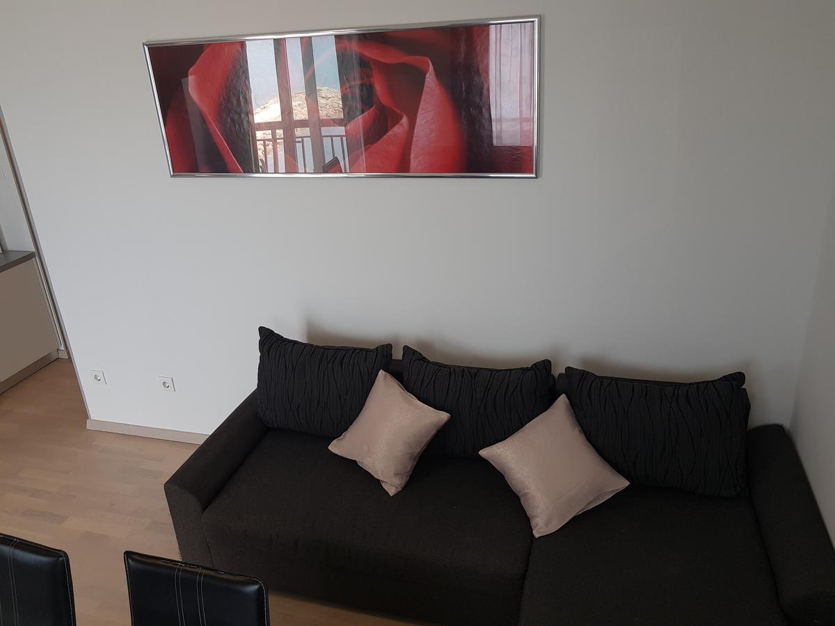 Apartments Petricevic ポドストラナ エクステリア 写真