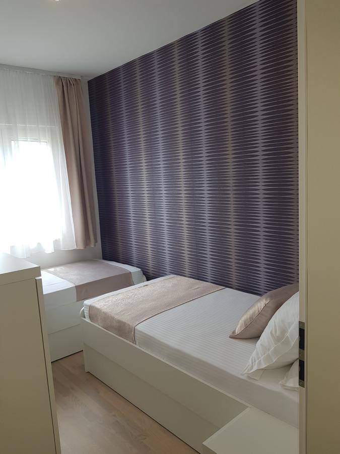 Apartments Petricevic ポドストラナ エクステリア 写真
