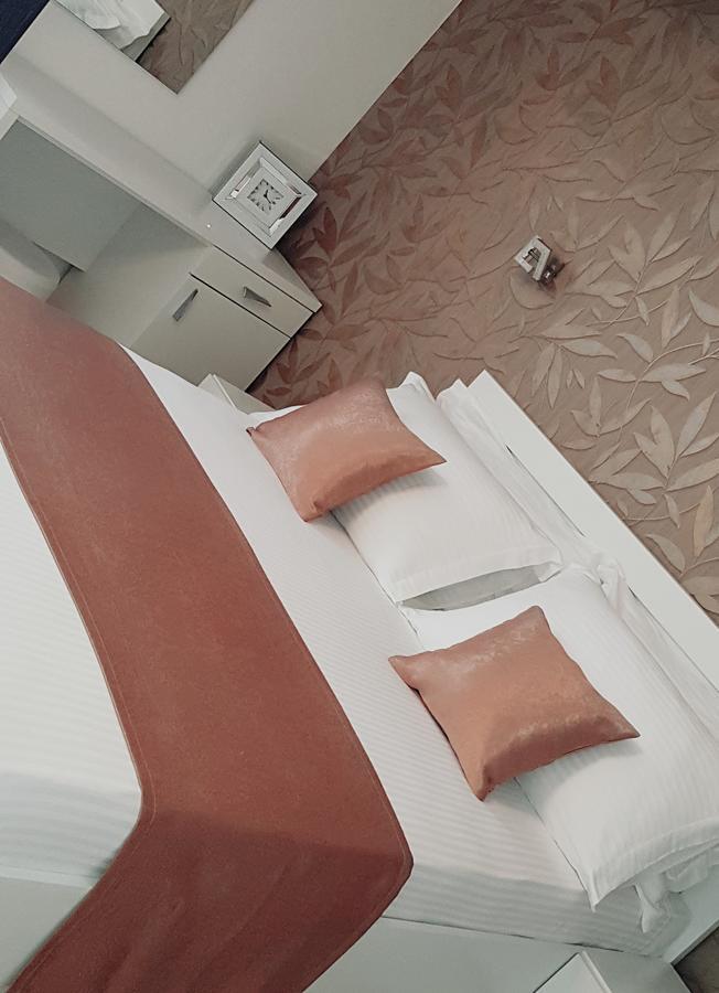 Apartments Petricevic ポドストラナ エクステリア 写真